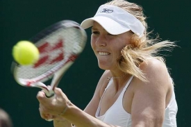 Nicole Vaidišová postoupila ve Wimbledonu do 2. kola.