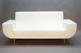Čalouněný nábytek vyrábí firma Vespera.