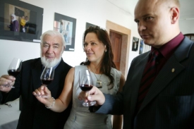 Přihlášená vína hodnotil i John Salvi (vlevo)