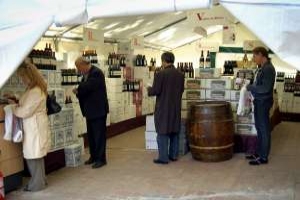 Milovníci vína mohou během podzimních trhů koupit láhve až s poloviční slevou