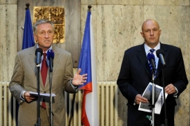 Mirek Topolánek s ministrem Tomášem Julínkem.