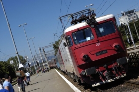 ČEZ Romania začala odpojovat rumunské státní dráhy od dodávek proudu.