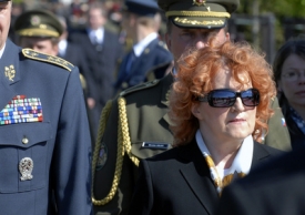 Ministryně Vlasta Parkanová při pohřbu v Uherském Hradišti.