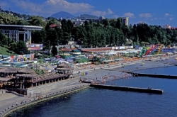 Vodní park Mayak patří k nejvyhledávanějším plážím ruské riviéry.