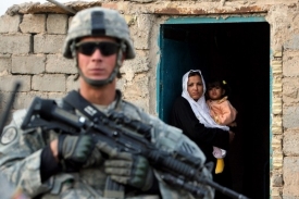 Američané fungují v Iráku jako strážci pořádku...