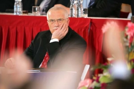Prezident Václav Klaus si stěžoval na neustálé průtahy.