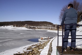 Vodohospodáři upustili vranovskou přehradu, hladina klesla o 11 metrů.