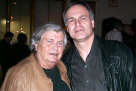 Tomáš Vrba (vlevo) si odnesl cenu za přínos české hudbě.