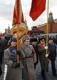 Průvod ruských komunistů Moskvou
