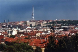 Bouře poškodila vysílač na pražském Žižkově, ČT1 neběžela.