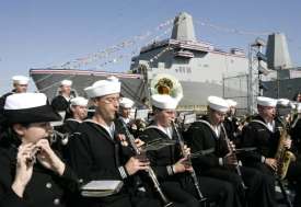 Slavnost při křtu USS New York.