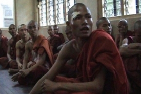Ukázka ze zahajovacího filmu Barmský VJ.