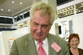Milo&scaron; Zeman ode&scaron;el z nemocnice na vlastn&iacute; ž&aacute;dost.