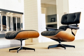 Legendární Lounge Chair od Charlese a Raye Eamesových.