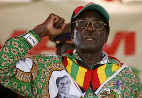 Autokrat Mugabe. Bývalý hrdina, která nedokázal včas odejít.