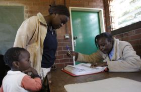 reálné obavy z falšování výsledků voleb. Hlasování v Harare