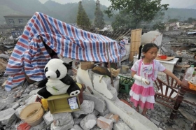 Další ze statisíců čínských dětí, které zemětřesení připravilo o vše.