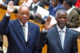 Favorit Zuma (vlevo) a současný šéf Mbeki
